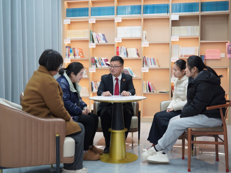 反家庭暴力  守護(hù)“她”權(quán)益